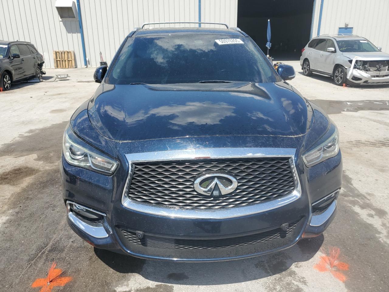 2017 INFINITI QX60 - Image 5