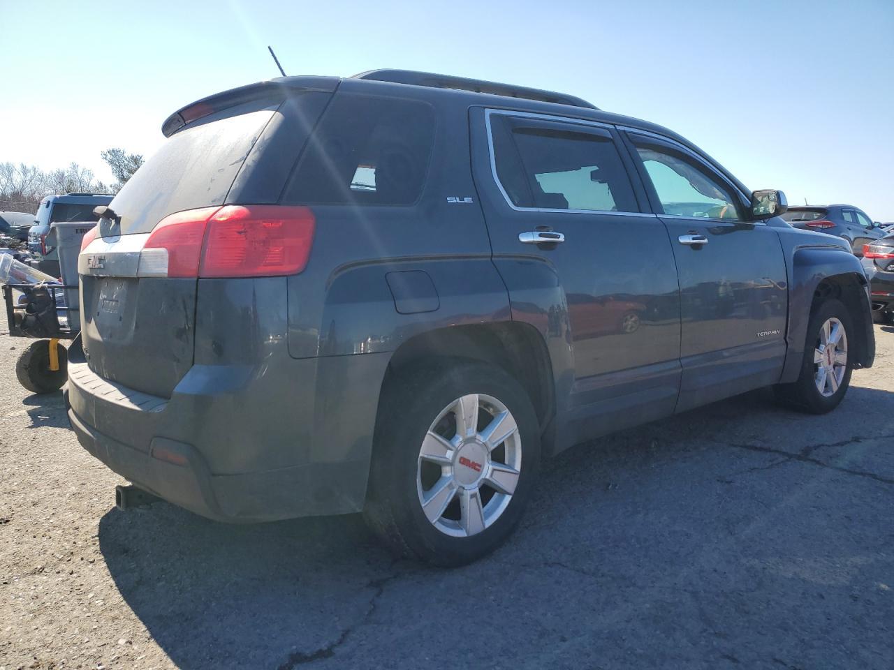 2013 GMC TERRAIN SL - Image 3