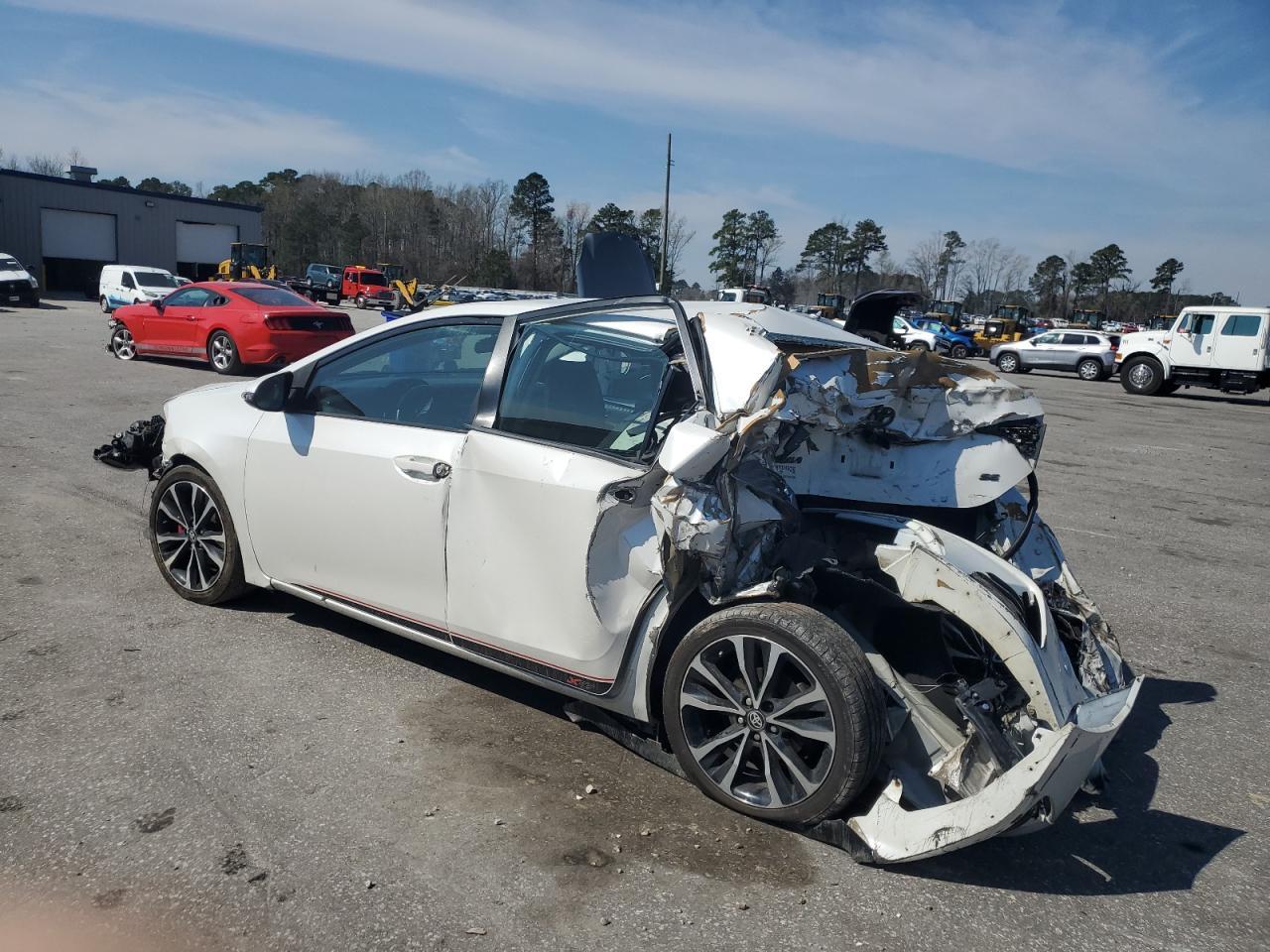 2018 TOYOTA COROLLA L - Фото 2