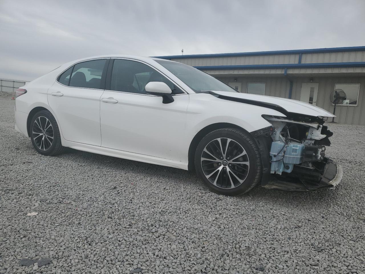 2018 TOYOTA CAMRY L - Фото 4