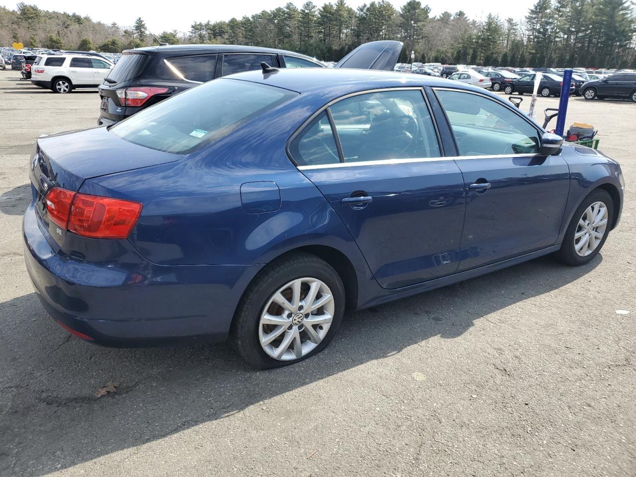 2014 VOLKSWAGEN JETTA SE - Image 3