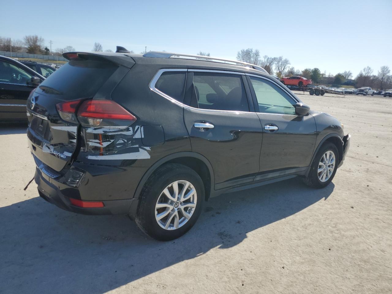 2017 NISSAN ROGUE SV - Фото 3