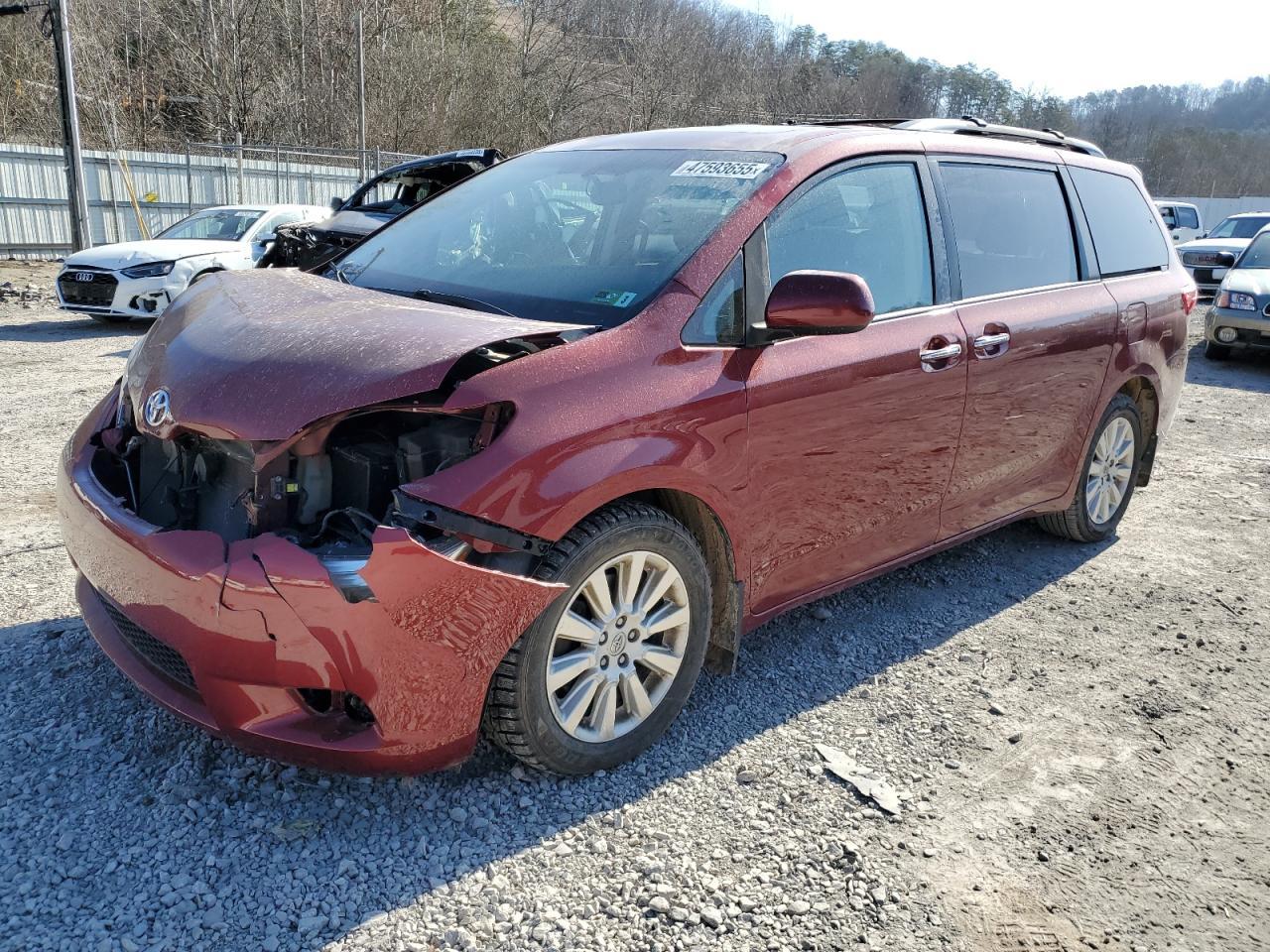 2015 TOYOTA SIENNA XLE