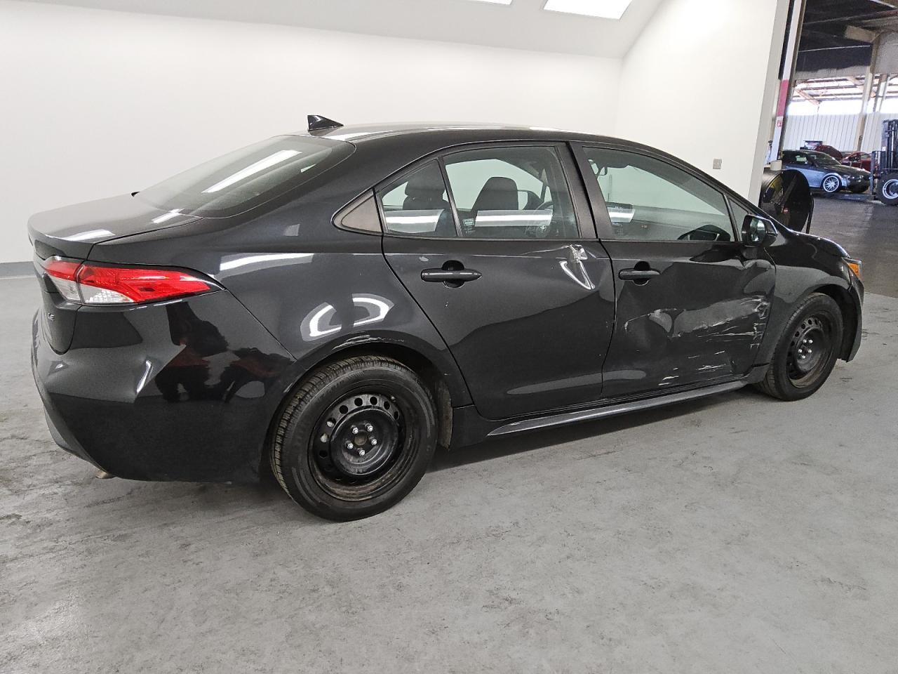 2022 TOYOTA COROLLA LE - Фото 3