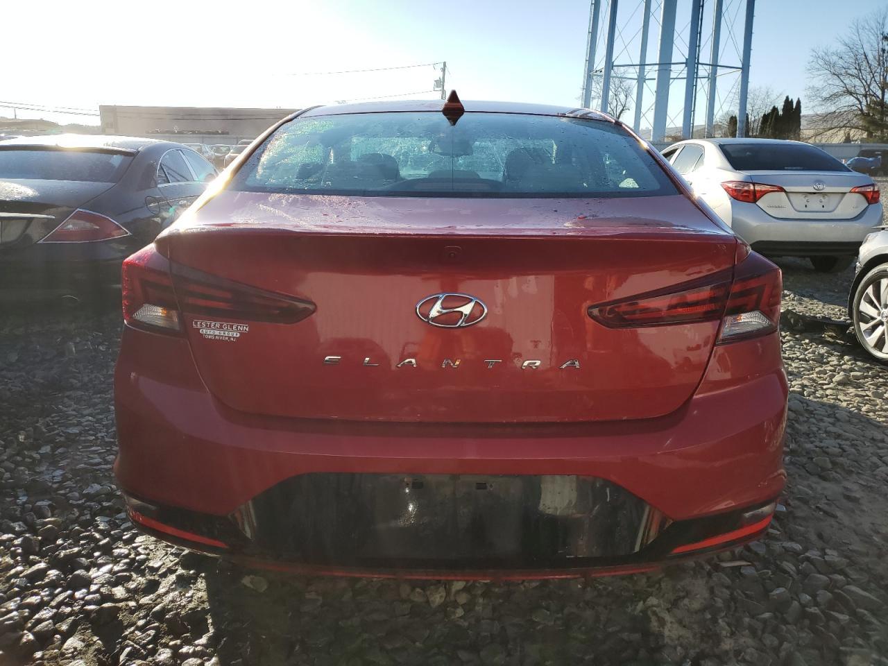 2019 HYUNDAI ELANTRA SE - Image 6