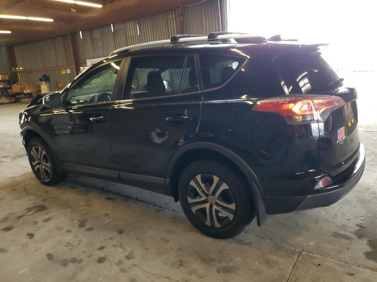 2017 TOYOTA RAV4 LE - Фото 2
