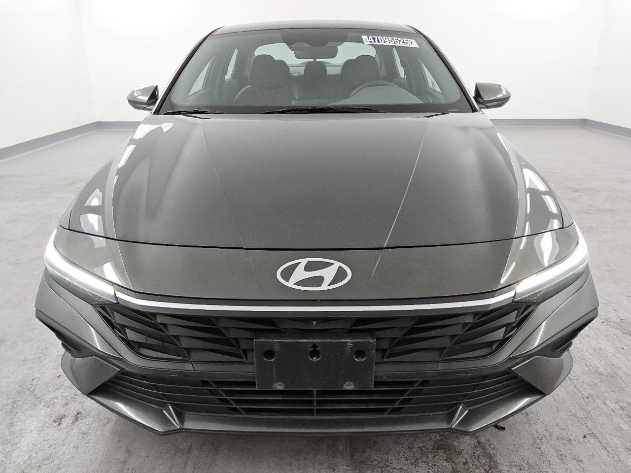 2024 HYUNDAI ELANTRA SE - Image 5