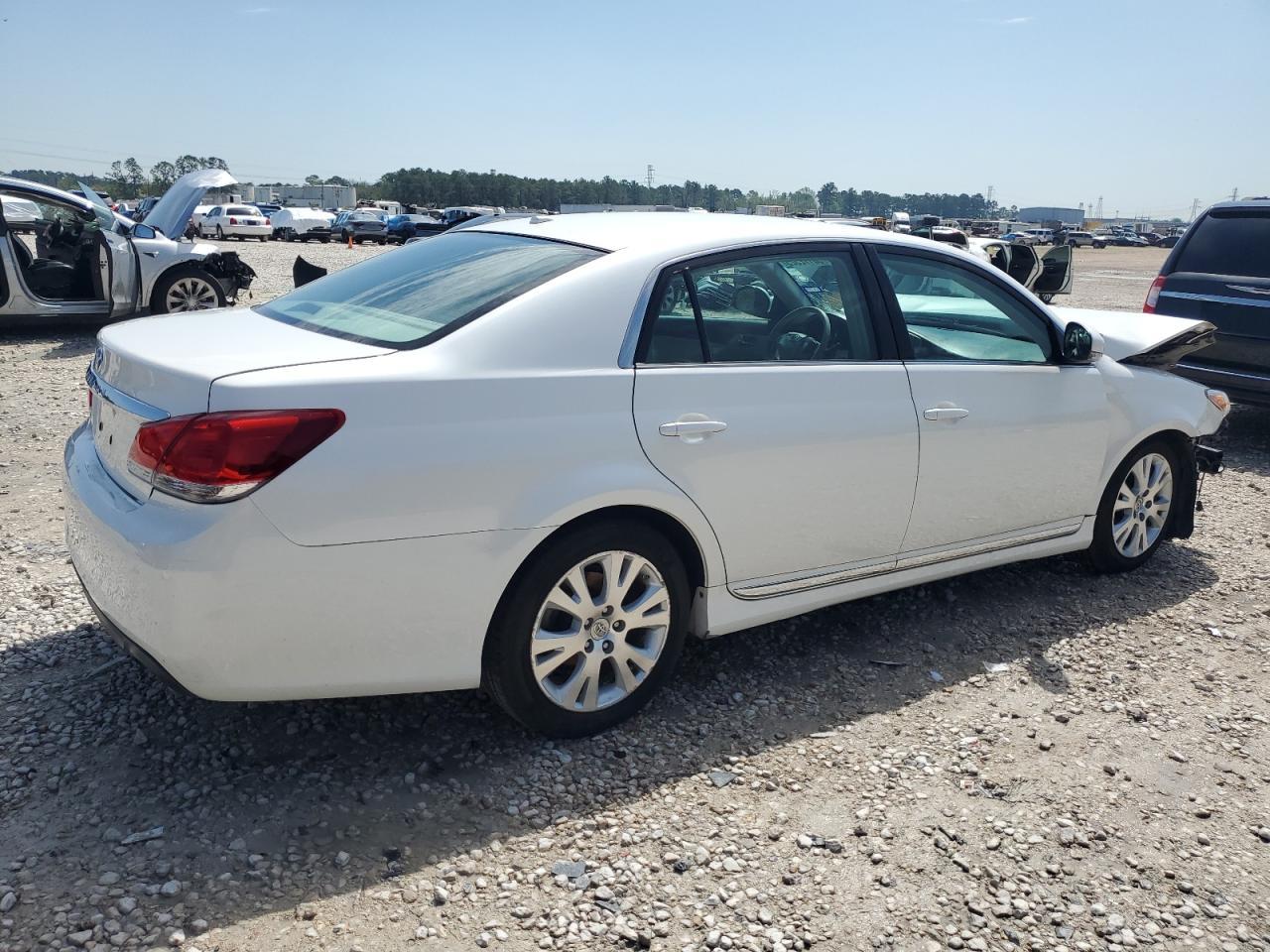 2011 TOYOTA AVALON BAS - Image 3