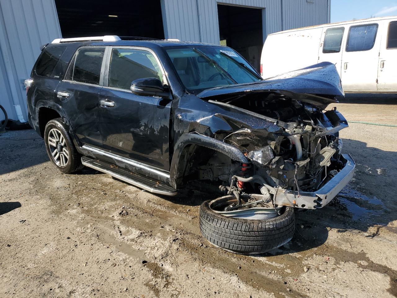 2019 TOYOTA 4RUNNER SR - Фото 4