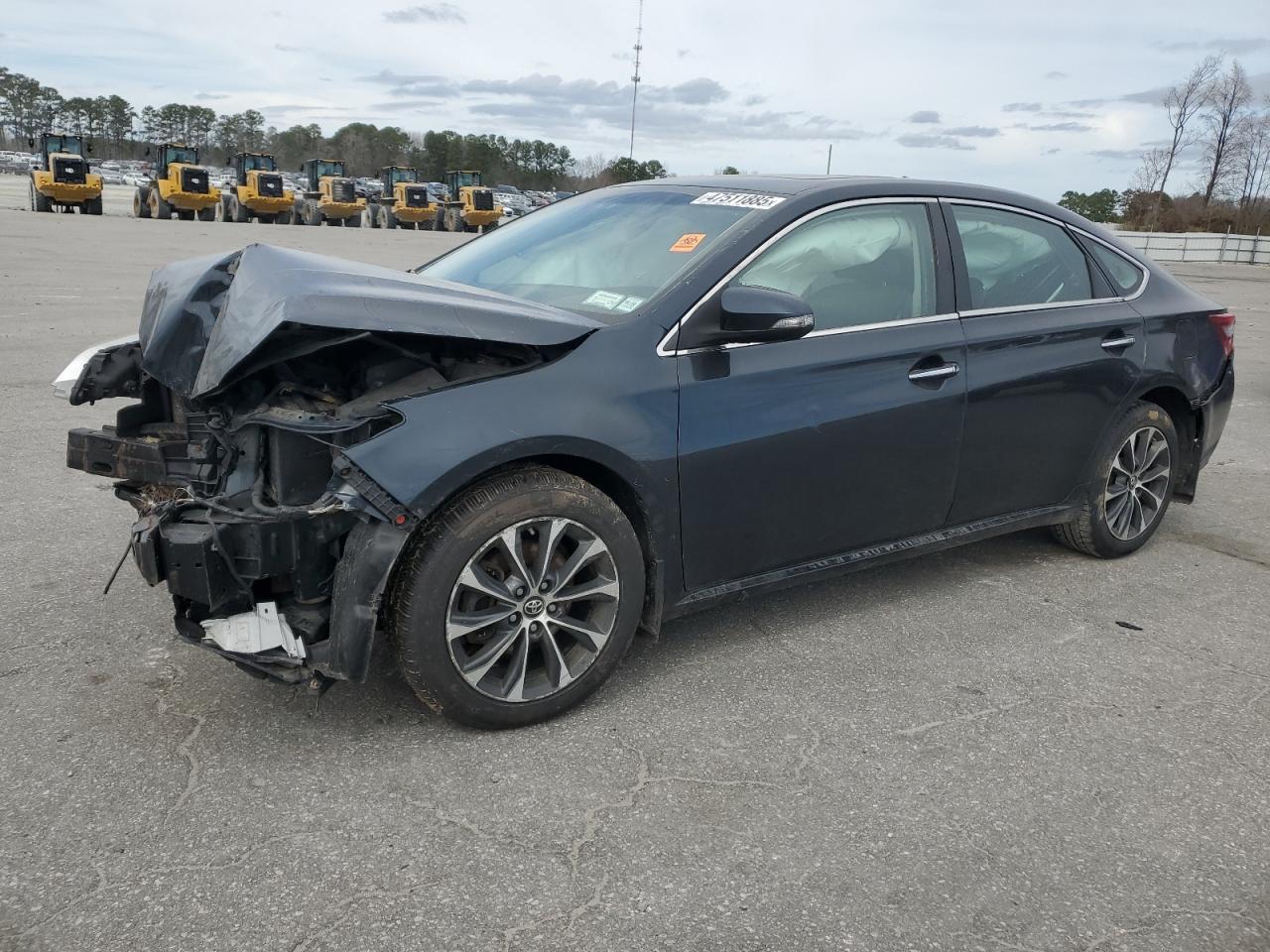 2016 TOYOTA AVALON XLE
