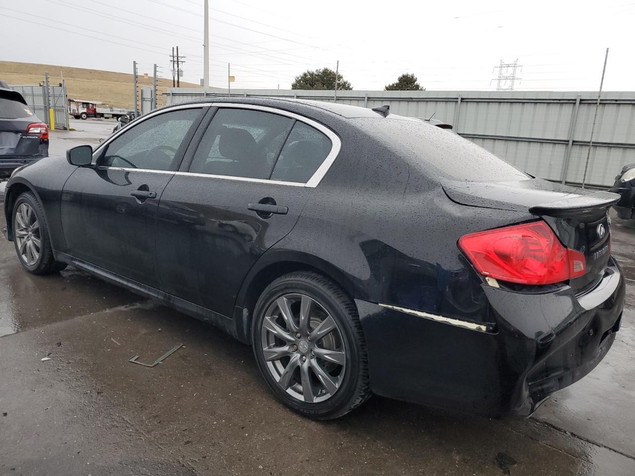 2012 INFINITI G37 - Image 2