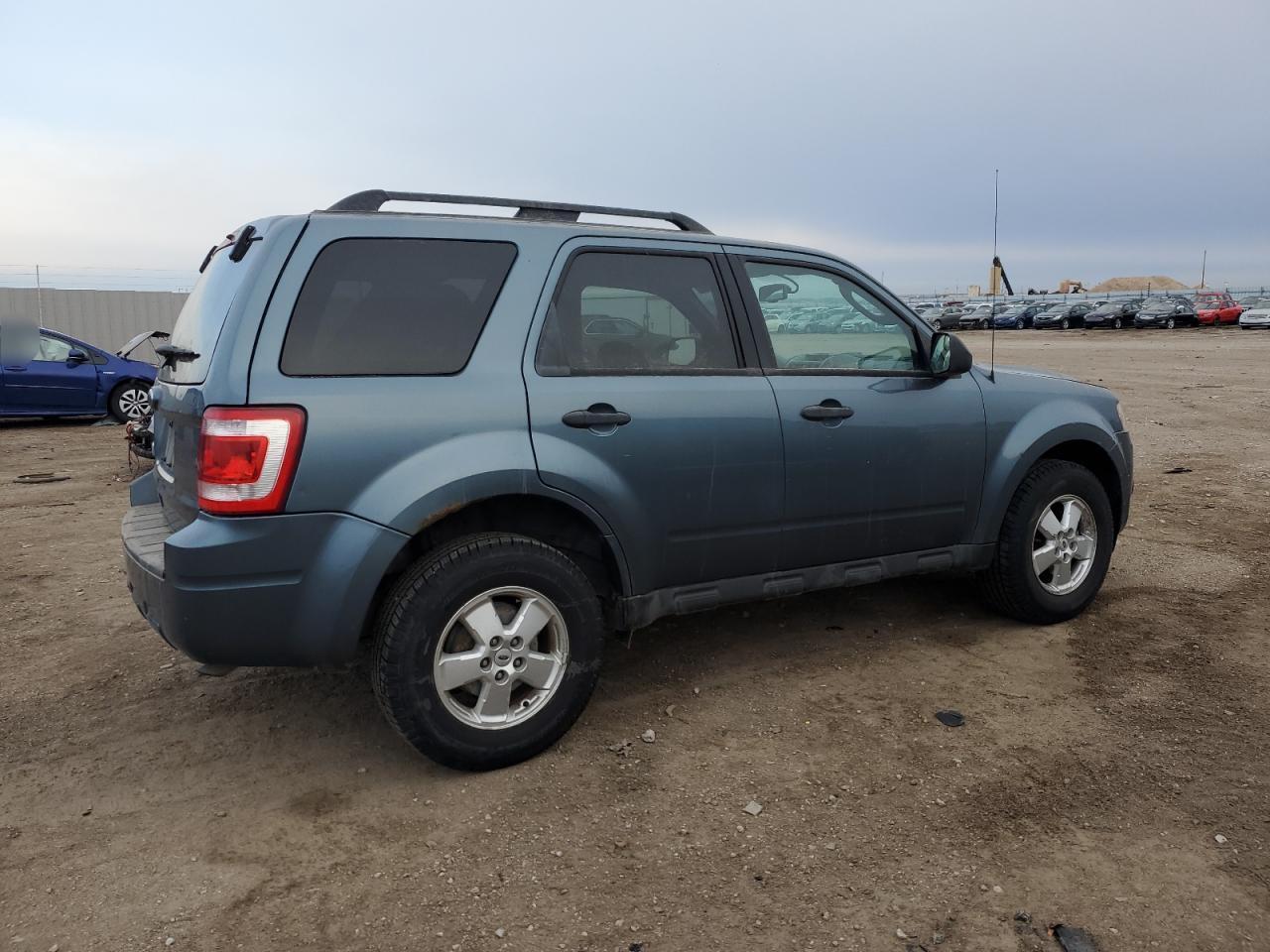 2010 FORD ESCAPE XLT - Image 3
