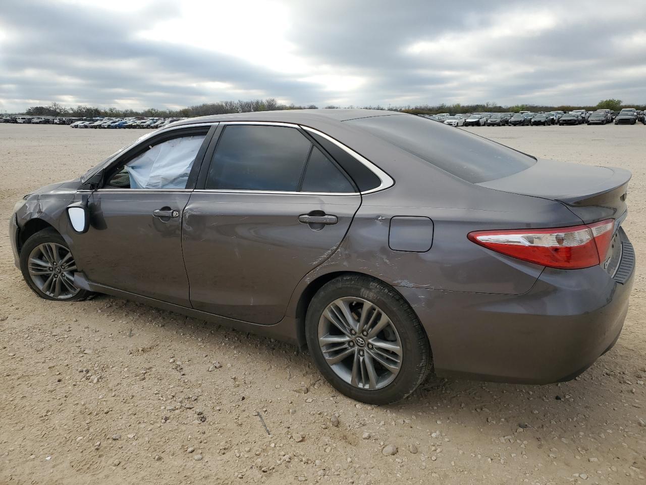 2016 TOYOTA CAMRY LE - Фото 2