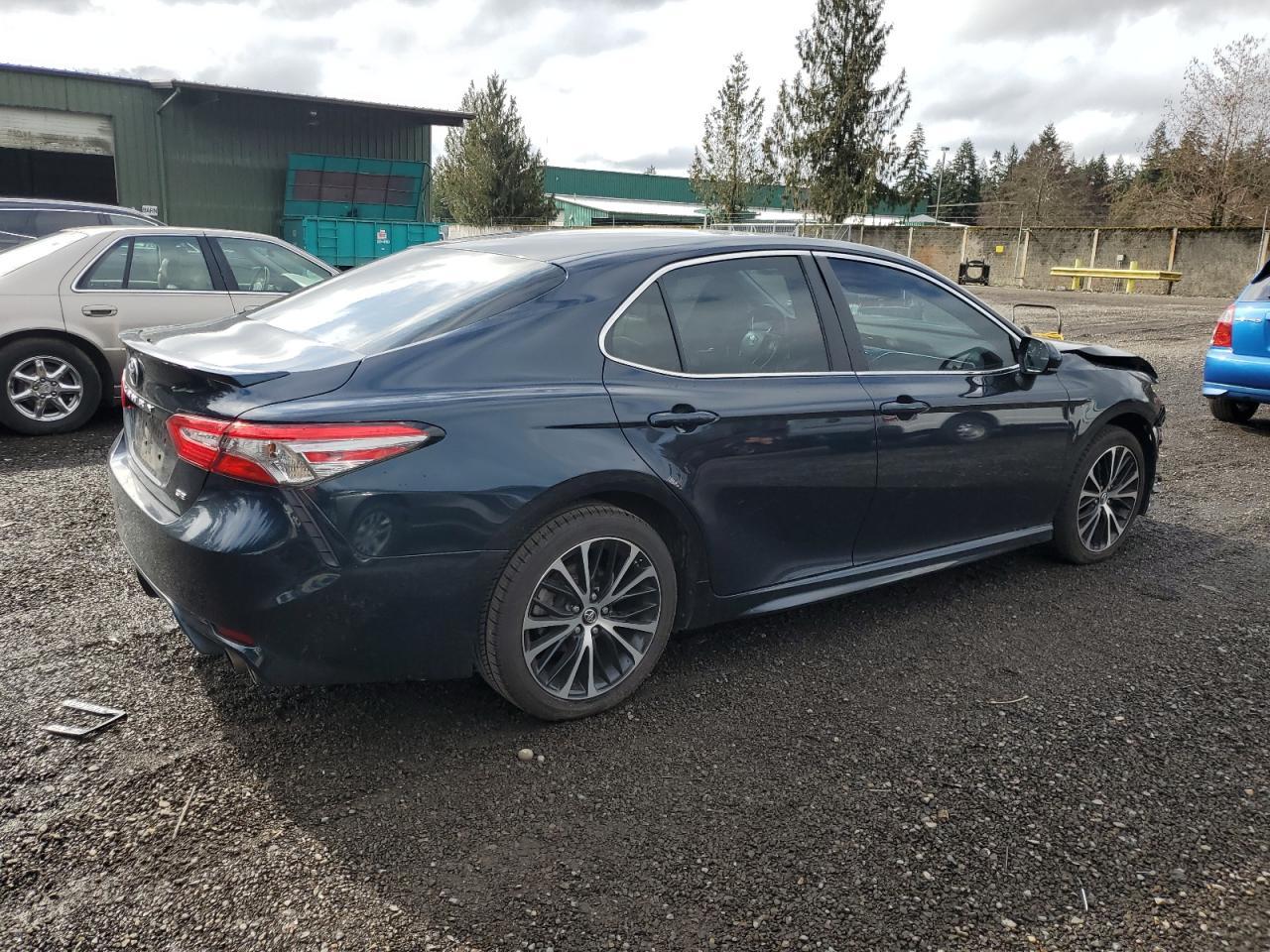 2018 TOYOTA CAMRY L - Фото 3