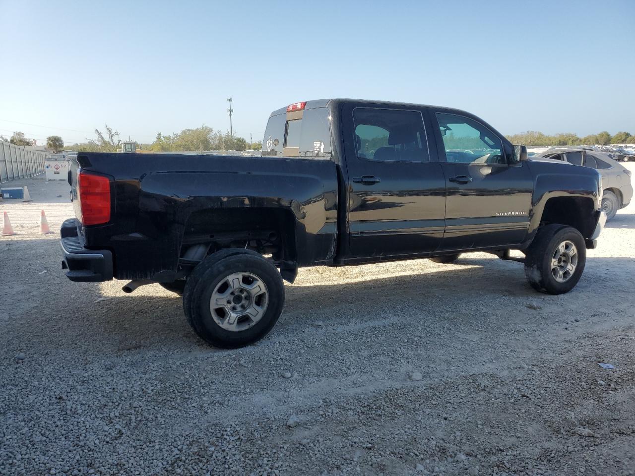 2018 CHEVROLET SILVERADO - Image 3