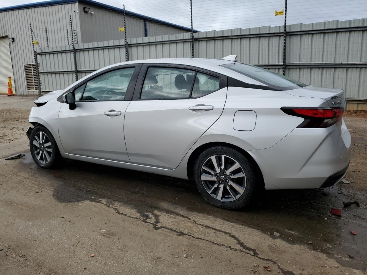 2021 NISSAN VERSA SV - Фото 2