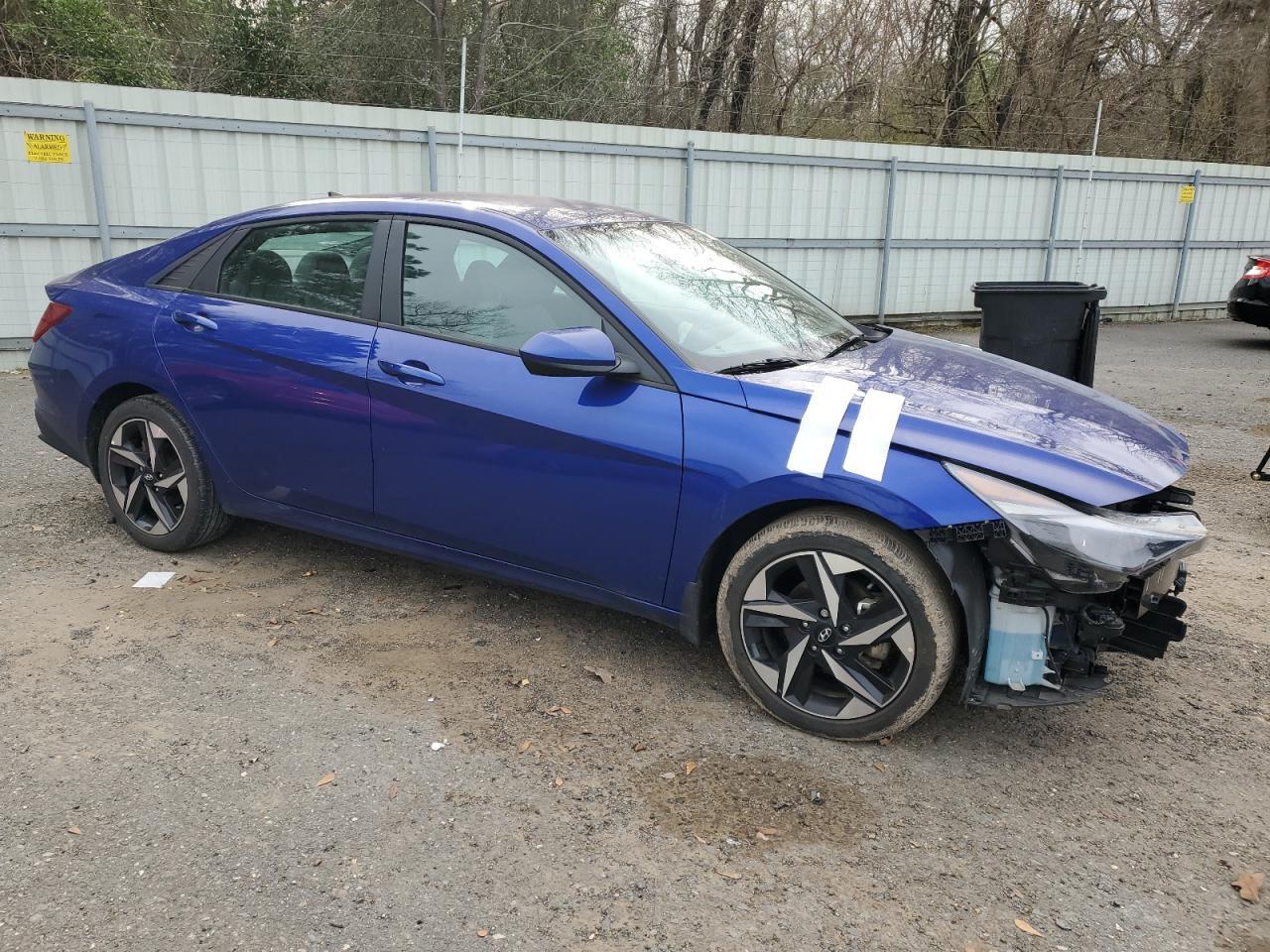 2023 HYUNDAI ELANTRA SE - Фото 4