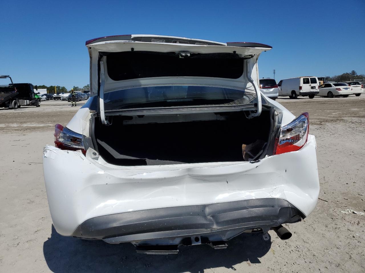 2018 TOYOTA COROLLA L - Image 6