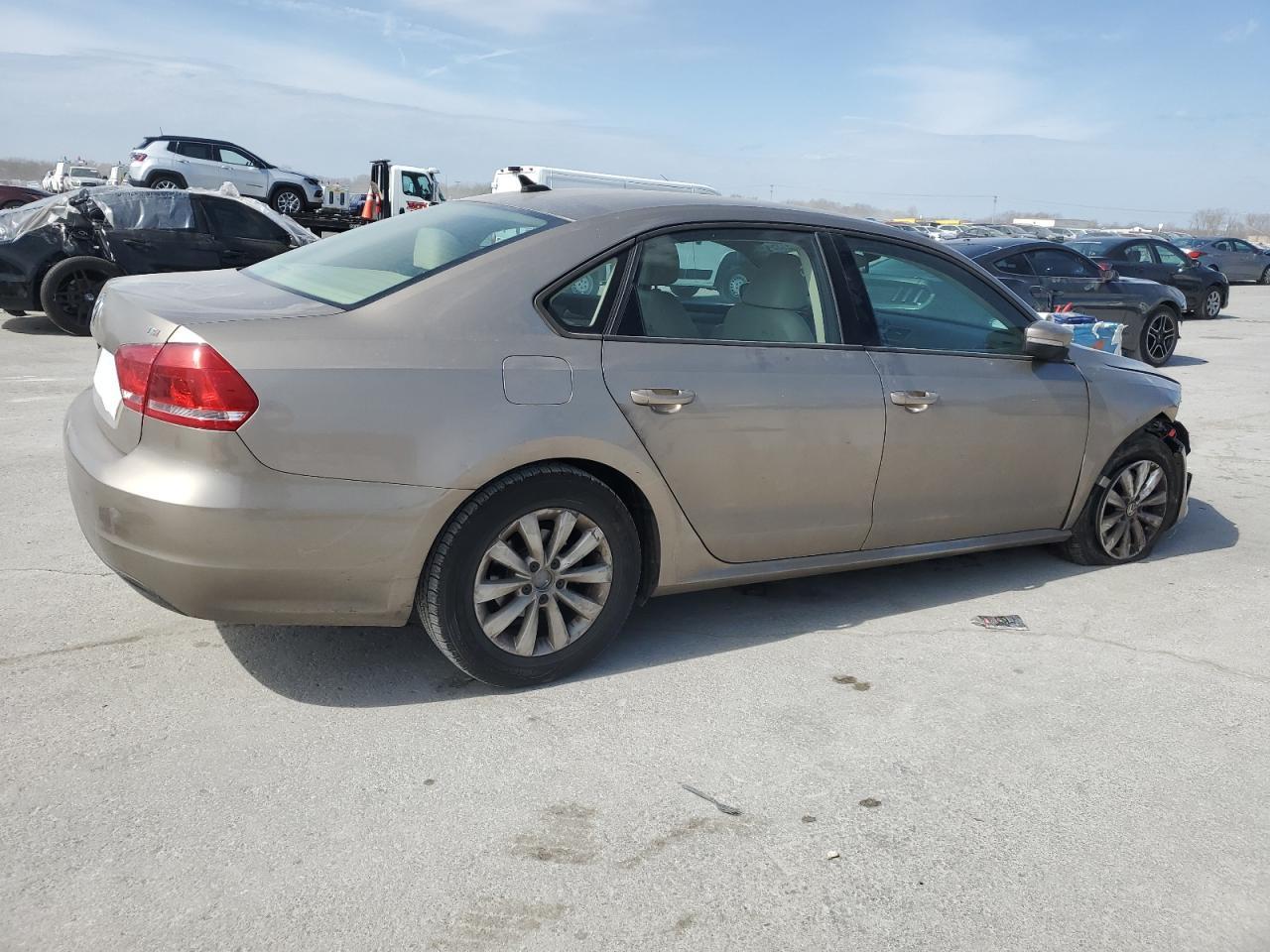 2015 VOLKSWAGEN PASSAT S - Фото 3
