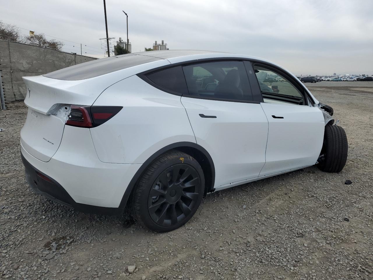 2024 TESLA MODEL Y - Image 3