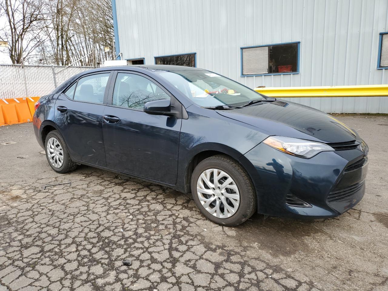 2019 TOYOTA COROLLA L - Фото 4
