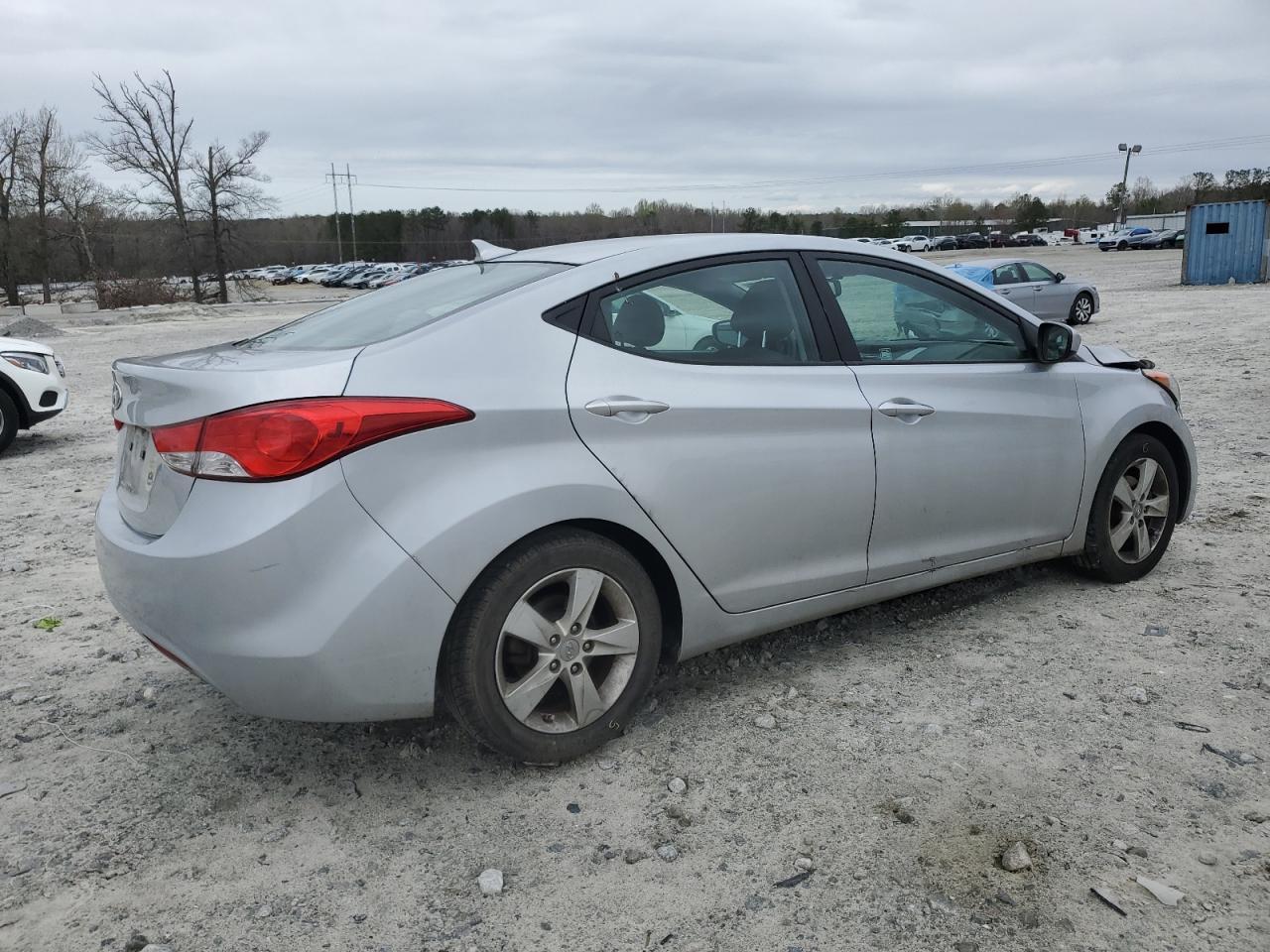 2013 HYUNDAI ELANTRA GL - Image 3