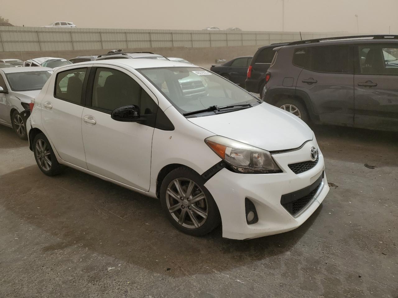 2014 TOYOTA YARIS - Фото 4