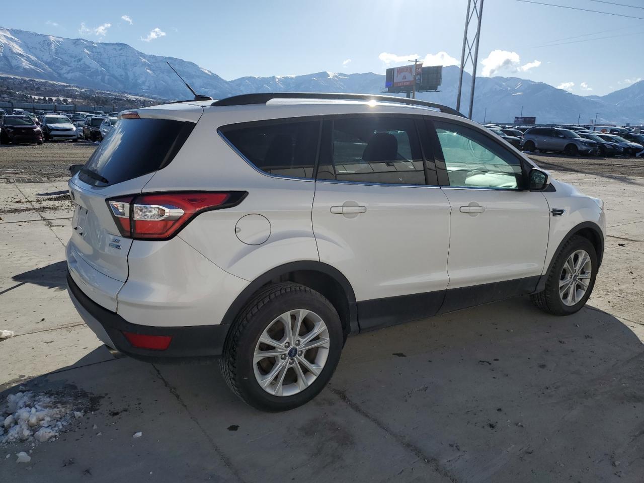 2017 FORD ESCAPE SE - Фото 3