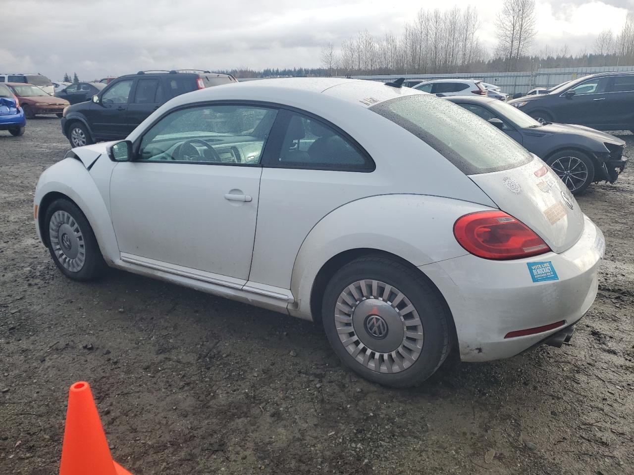2014 VOLKSWAGEN BEETLE - Image 2