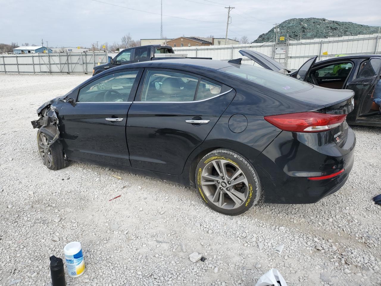 2017 HYUNDAI ELANTRA SE - Фото 2