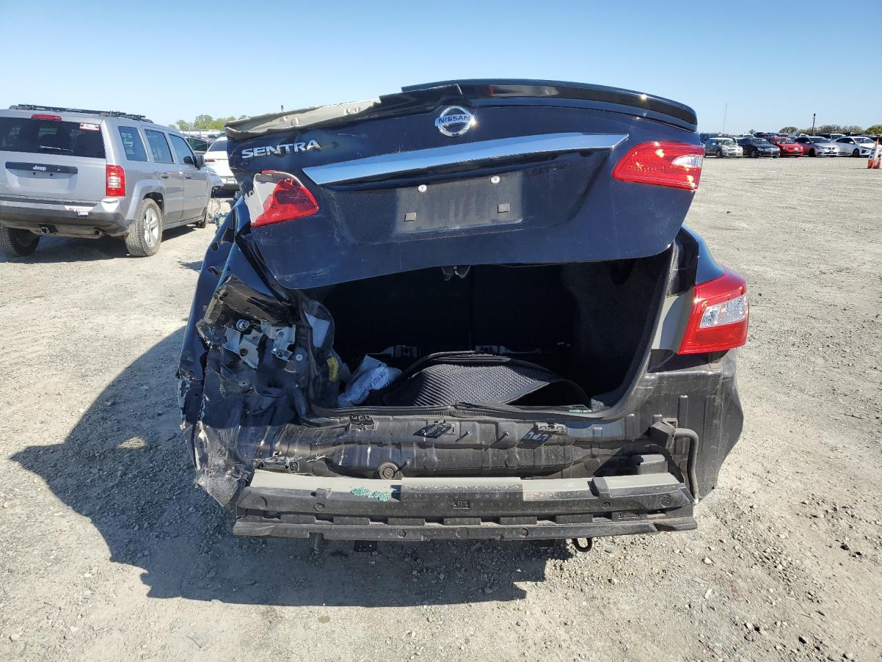 2017 NISSAN SENTRA S - Фото 6