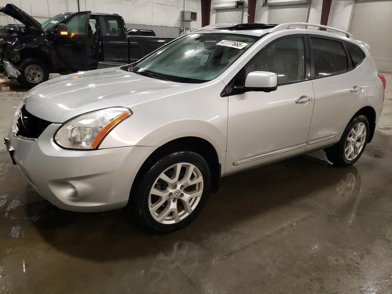 2013 NISSAN ROGUE S