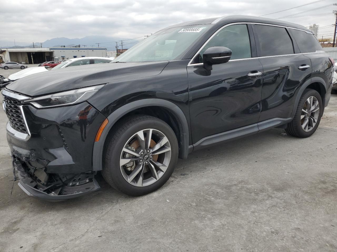 2022 INFINITI QX60 LUXE