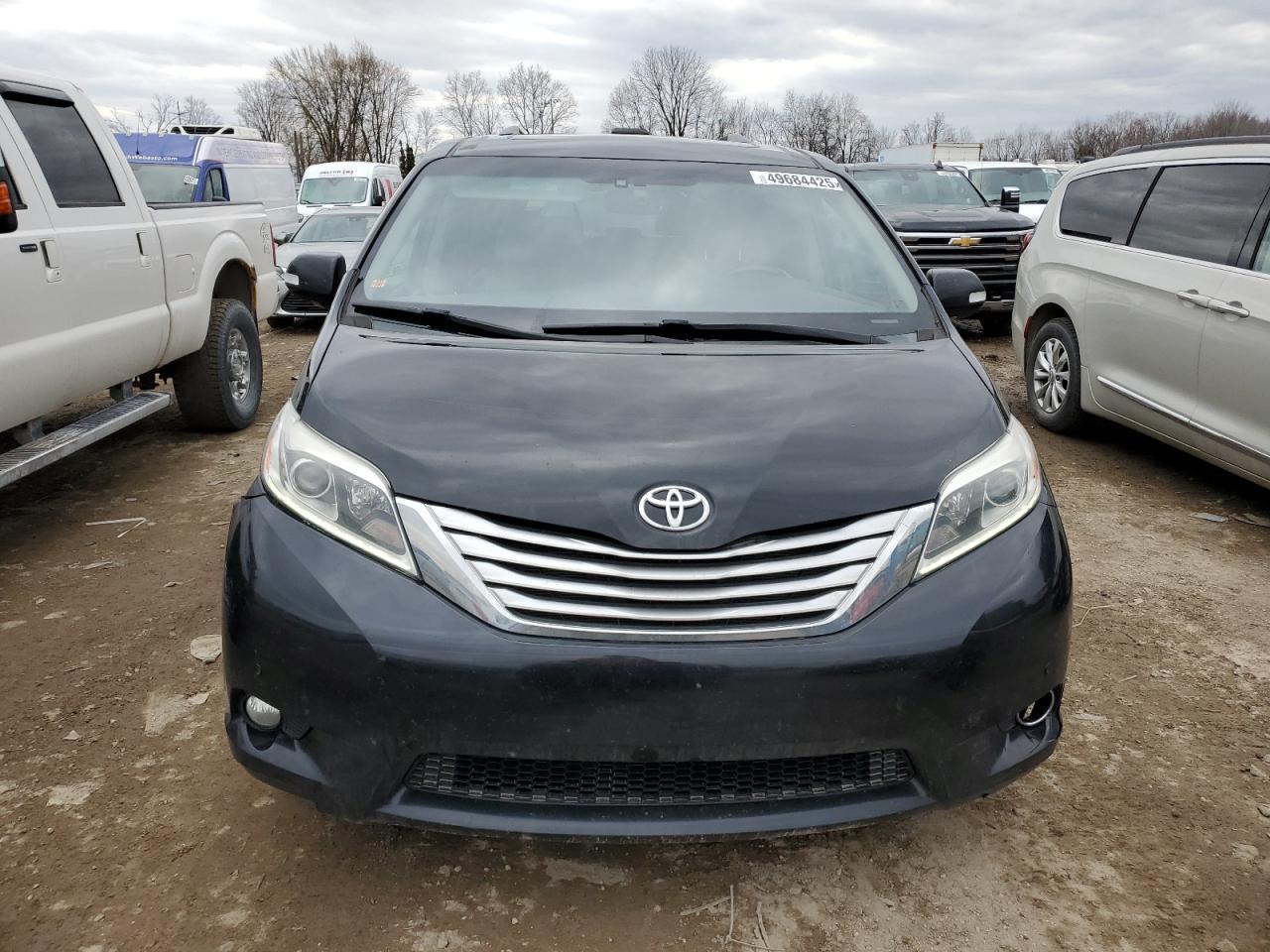 2015 TOYOTA SIENNA XLE - Фото 5