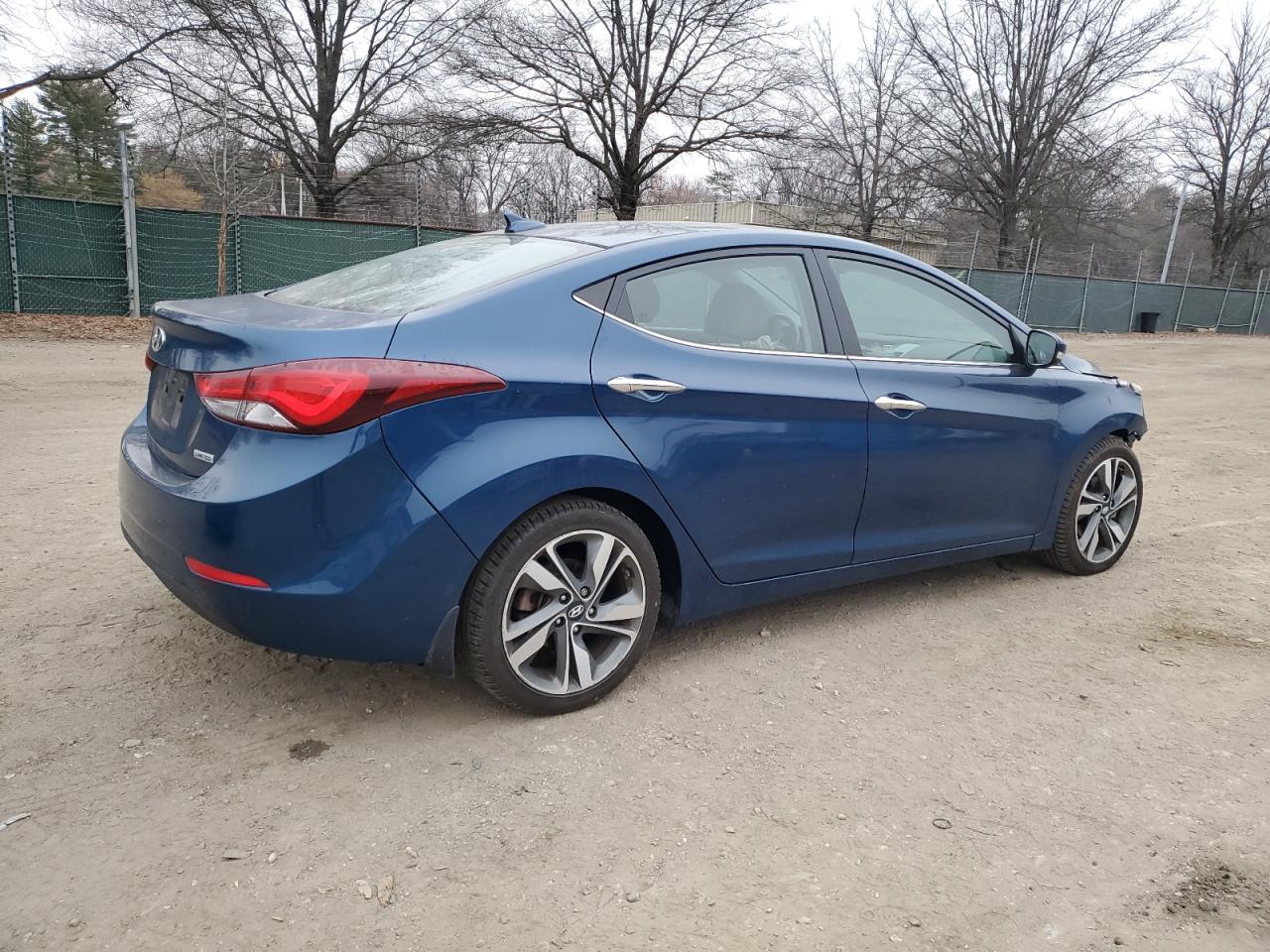 2015 HYUNDAI ELANTRA SE - Image 3