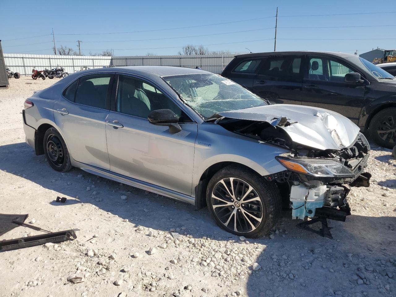 2020 TOYOTA CAMRY SE - Фото 4
