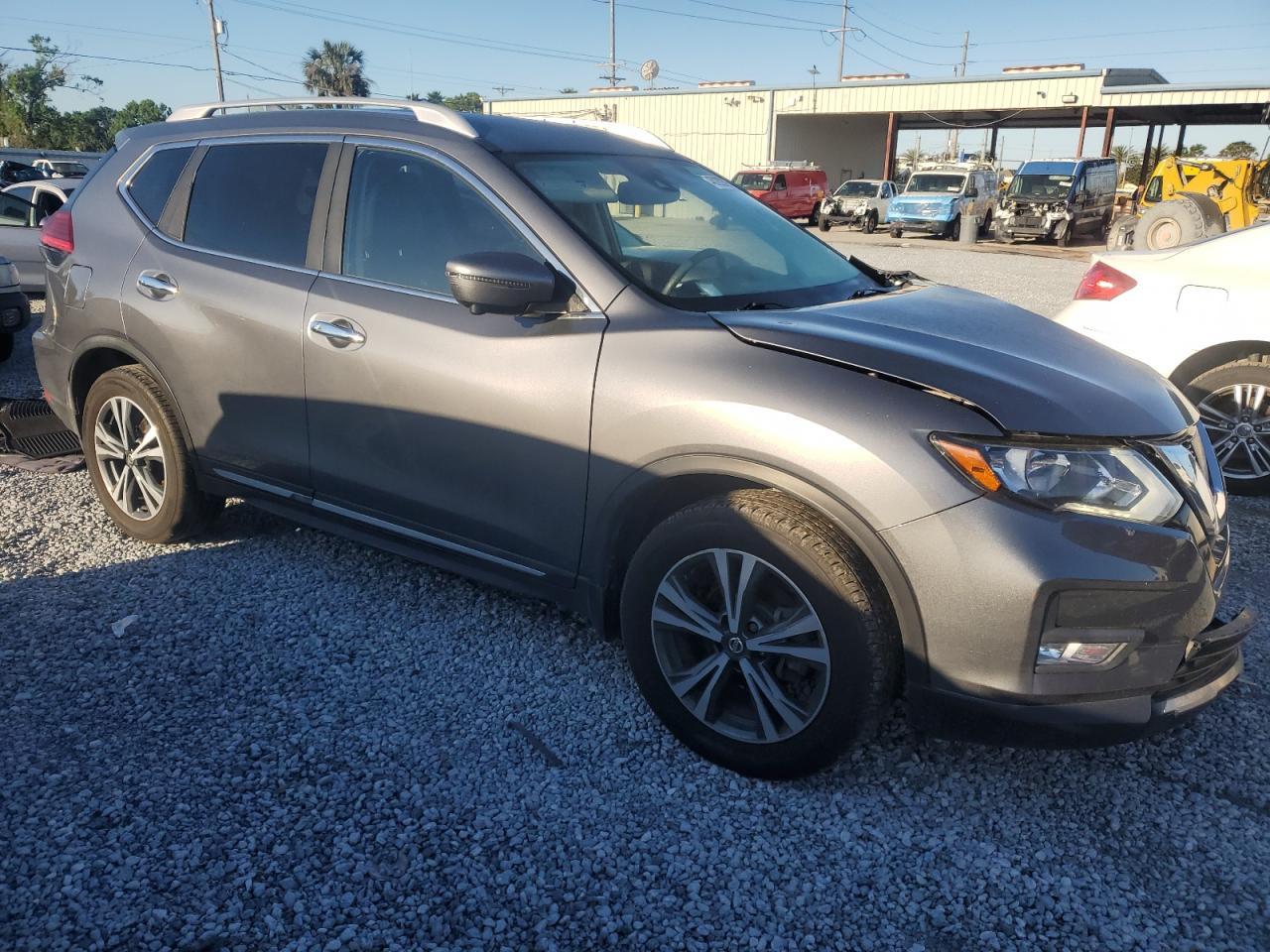 2017 NISSAN ROGUE S - Image 4