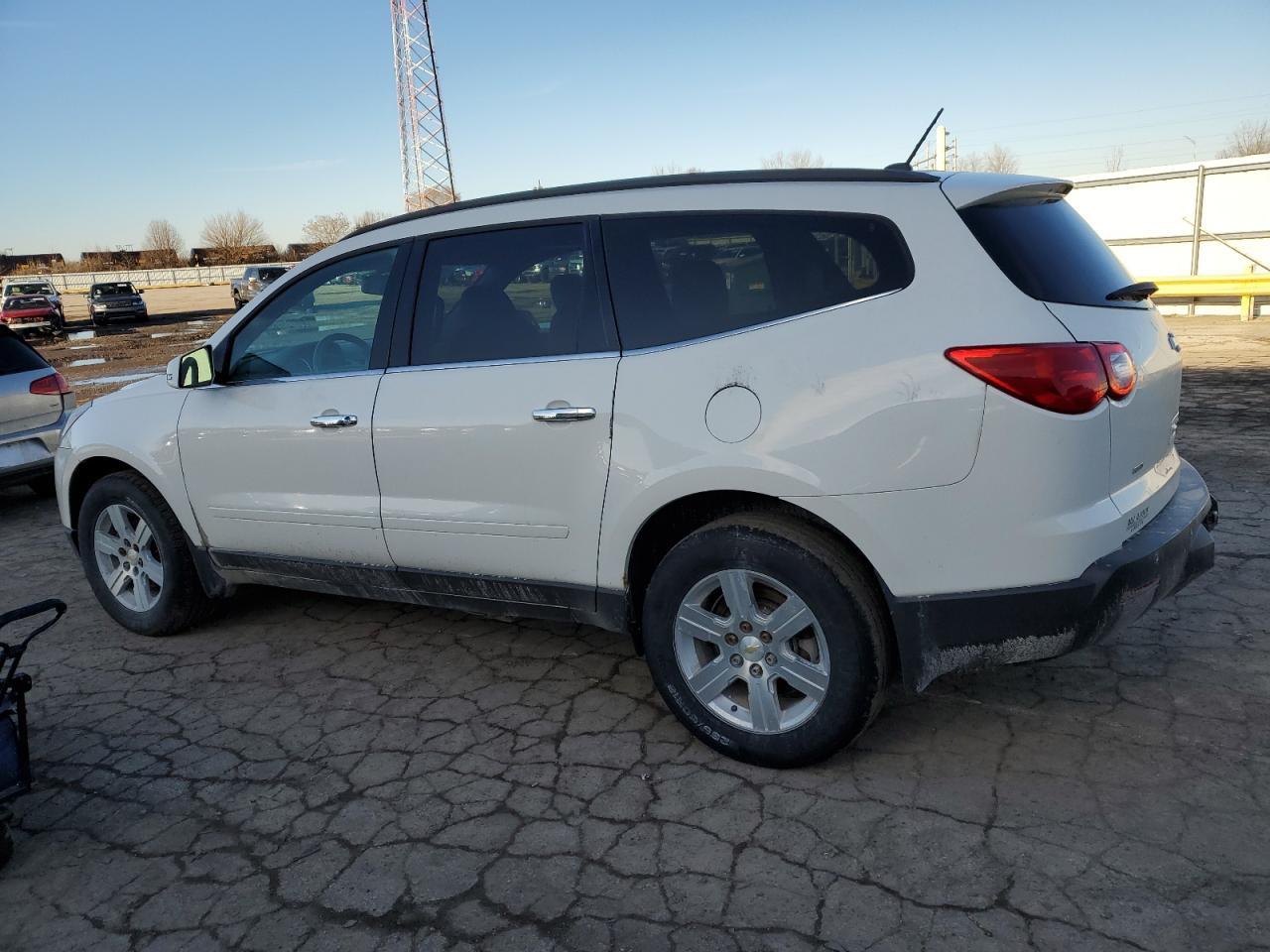 2012 CHEVROLET TRAVERSE L - Фото 2