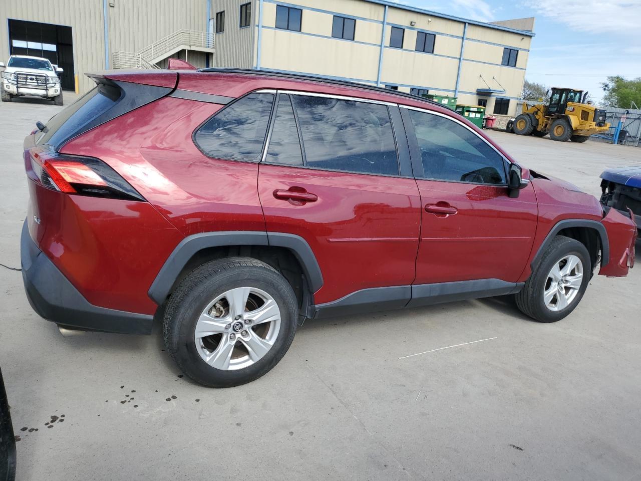 2020 TOYOTA RAV4 XLE - Image 3