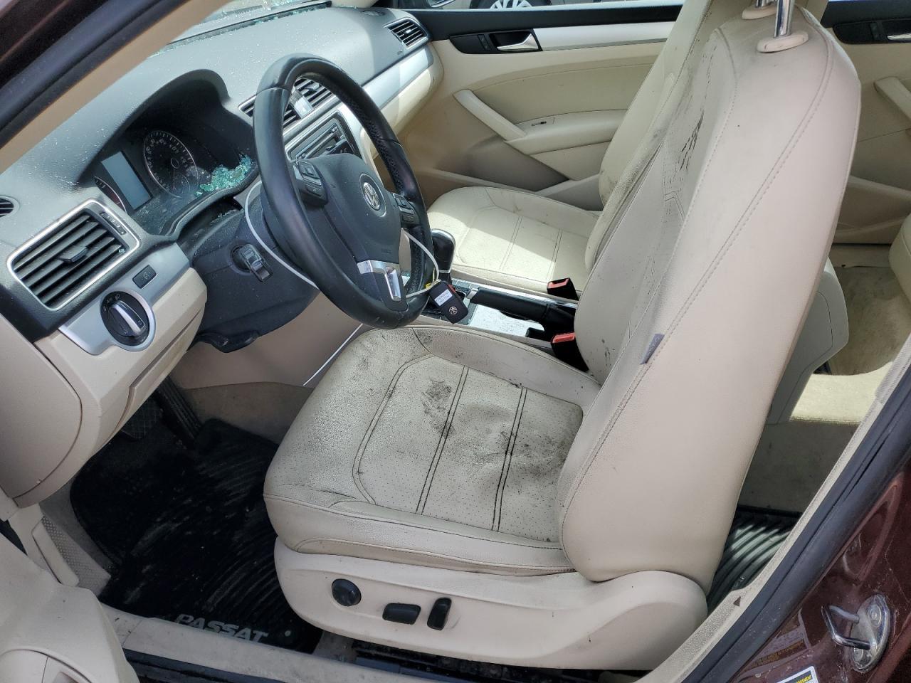 2013 VOLKSWAGEN PASSAT SE - Image 7