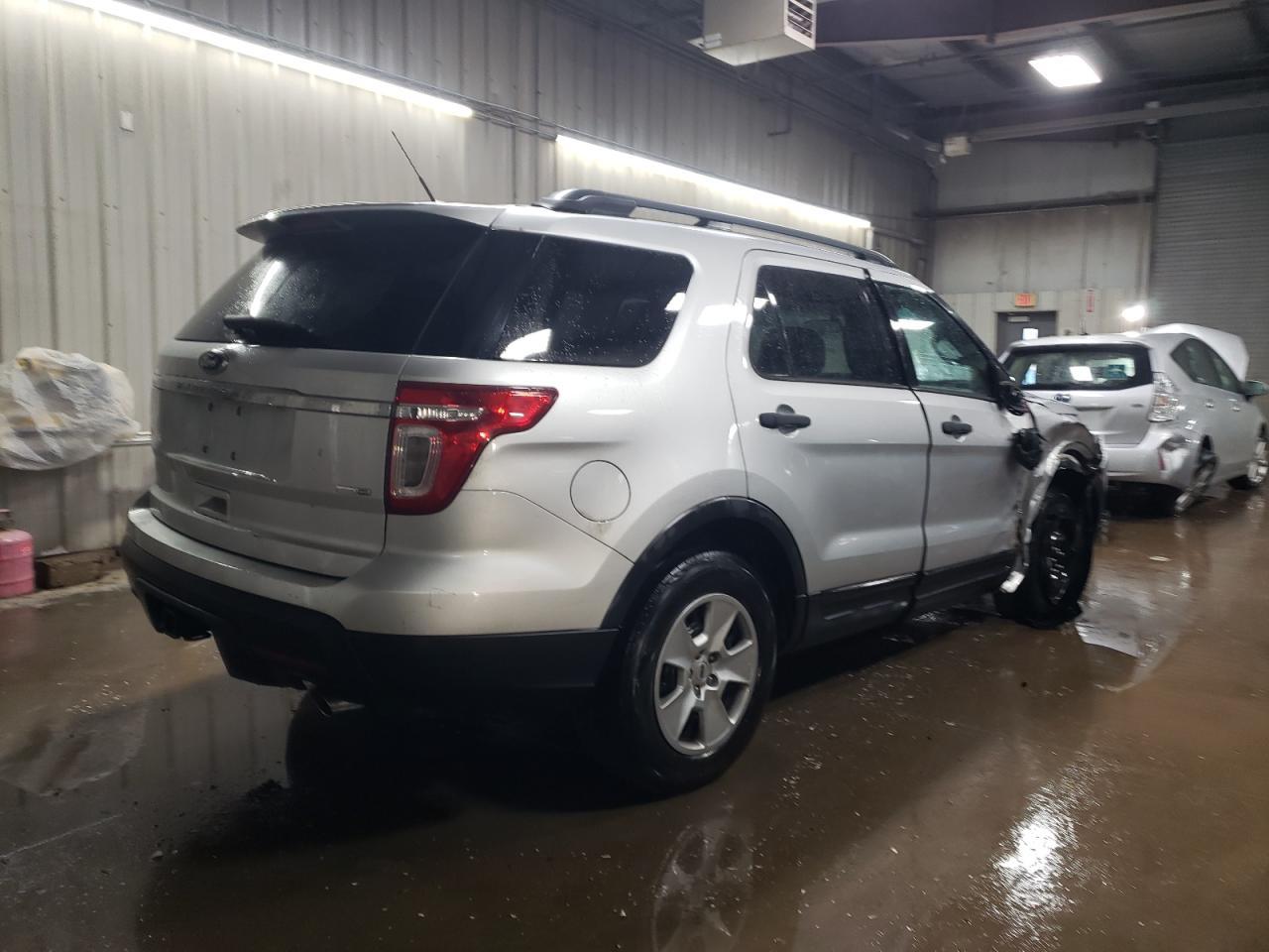 2013 FORD EXPLORER - Фото 3