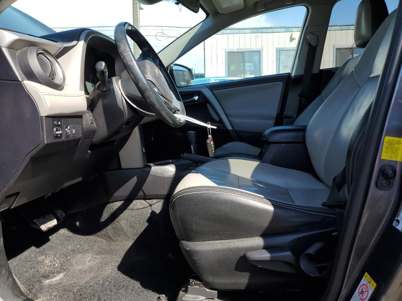 2017 TOYOTA RAV4 XLE - Image 7