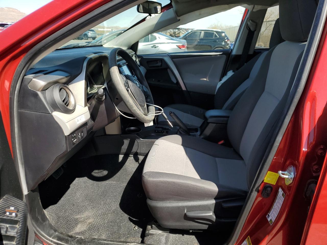 2015 TOYOTA RAV4 LE - Фото 7