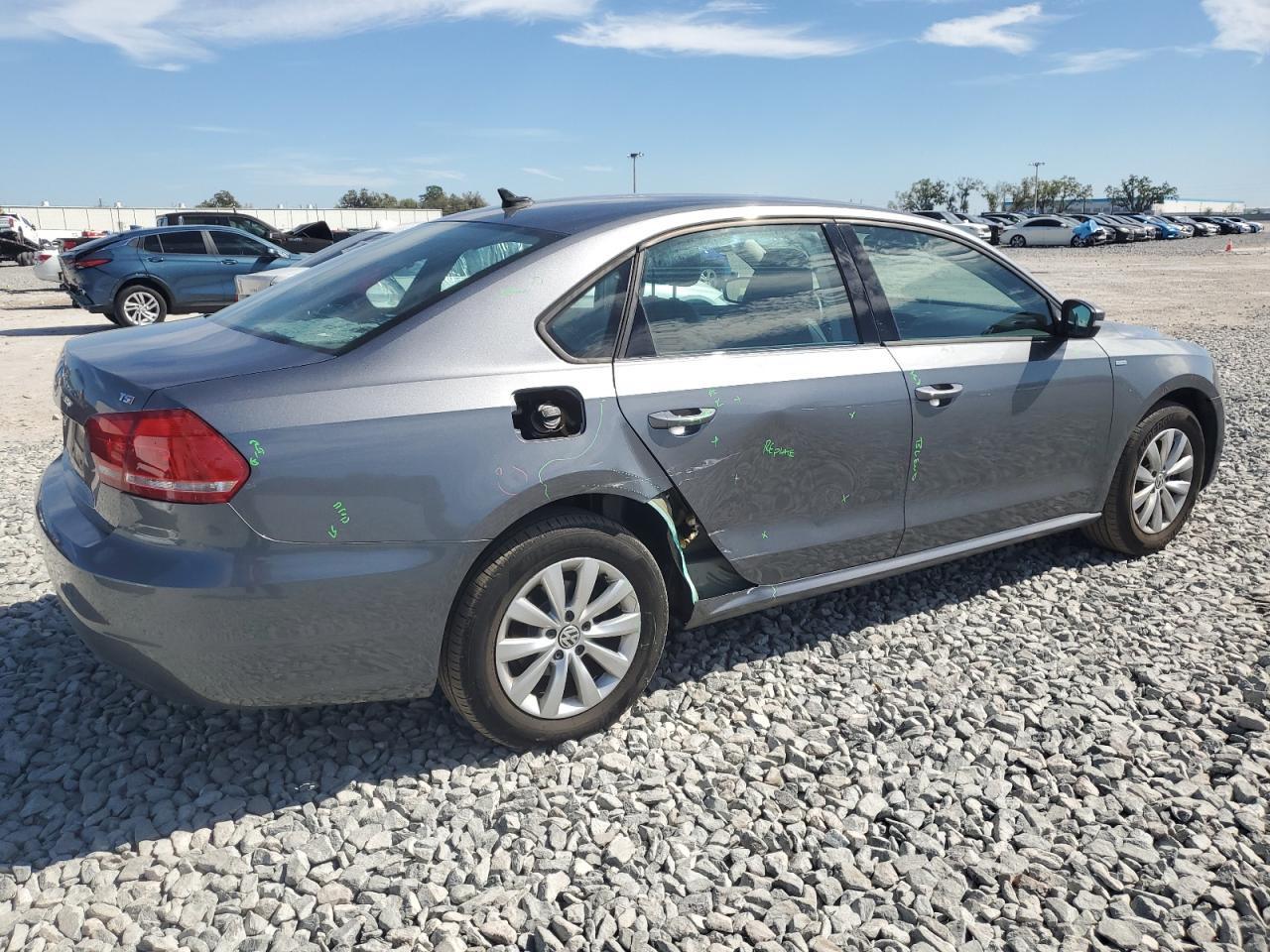 2015 VOLKSWAGEN PASSAT S - Фото 3