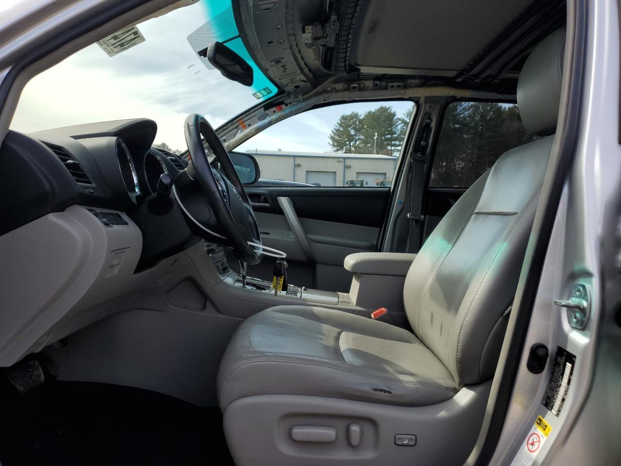 2012 TOYOTA HIGHLANDER - Image 7