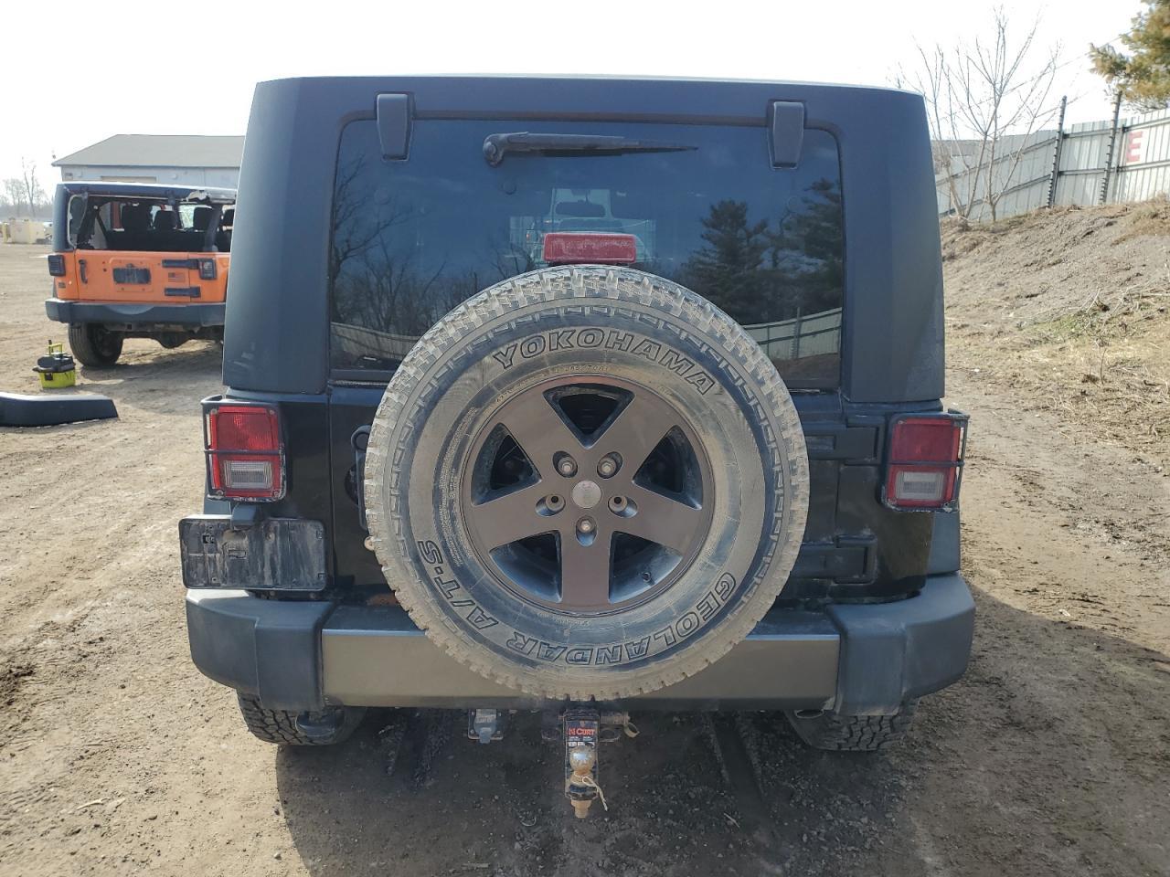 2010 JEEP WRANGLER U - Image 6