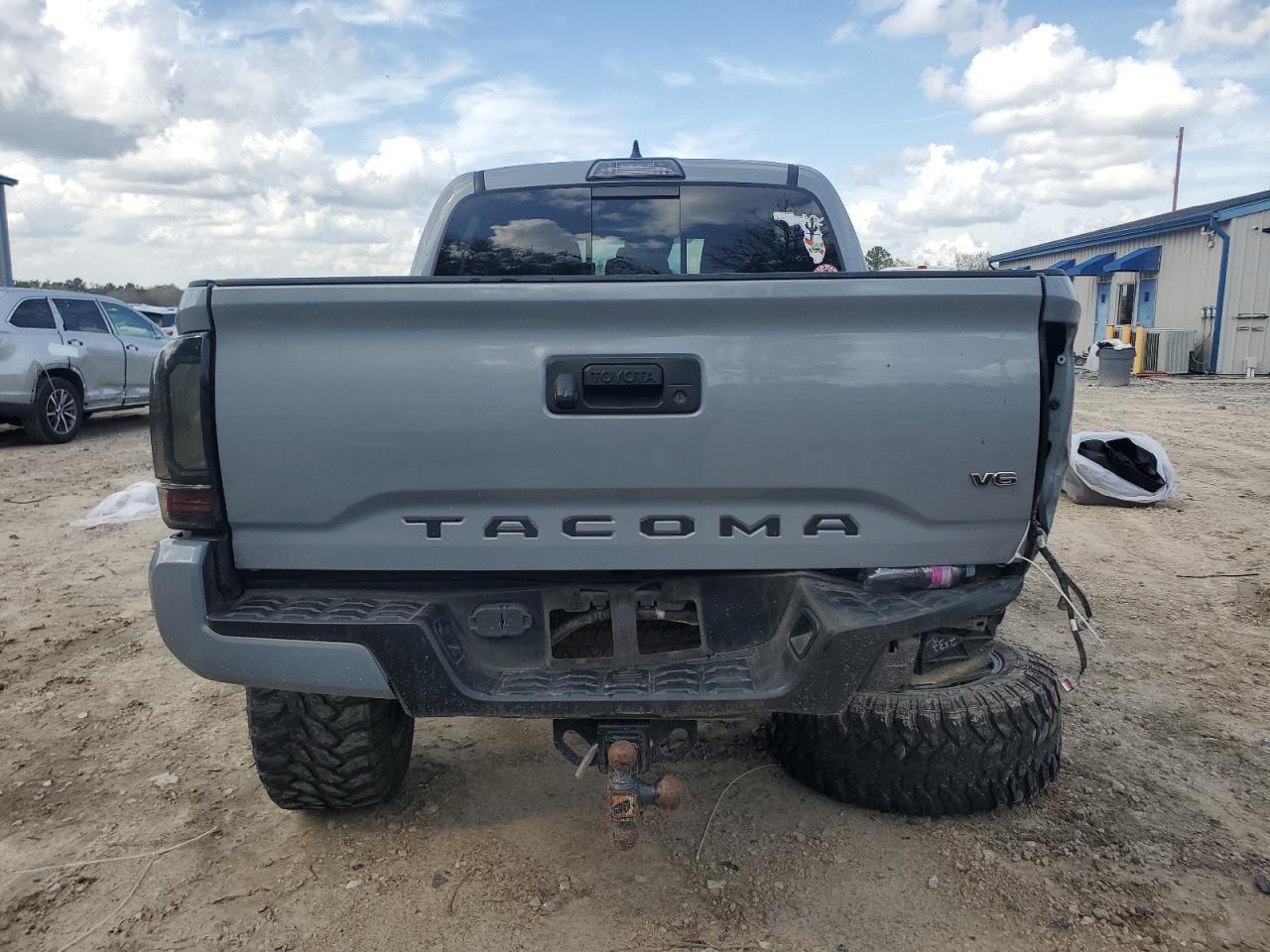 2019 TOYOTA TACOMA DOU - Фото 6