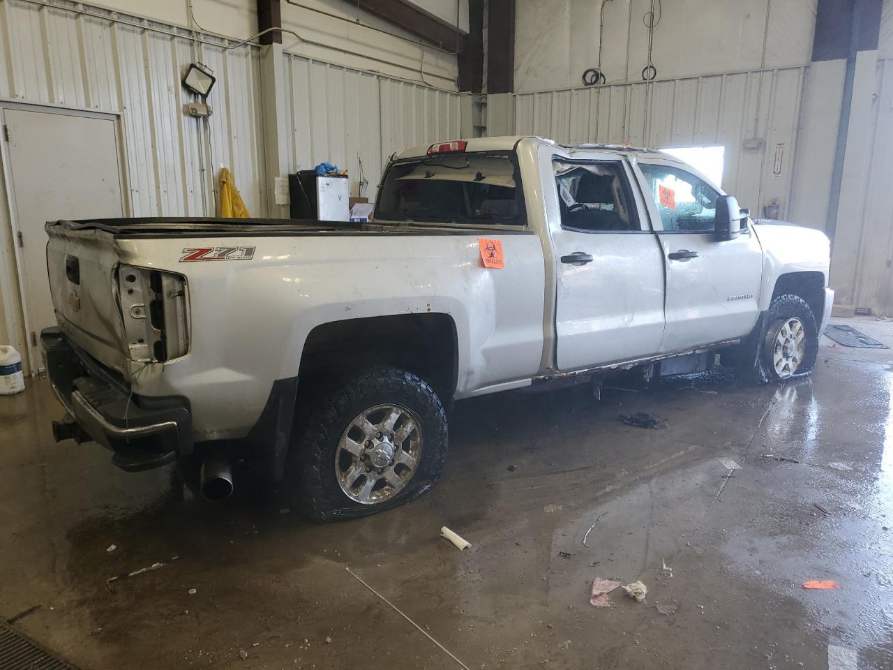 2015 CHEVROLET SILVERADO - Image 3