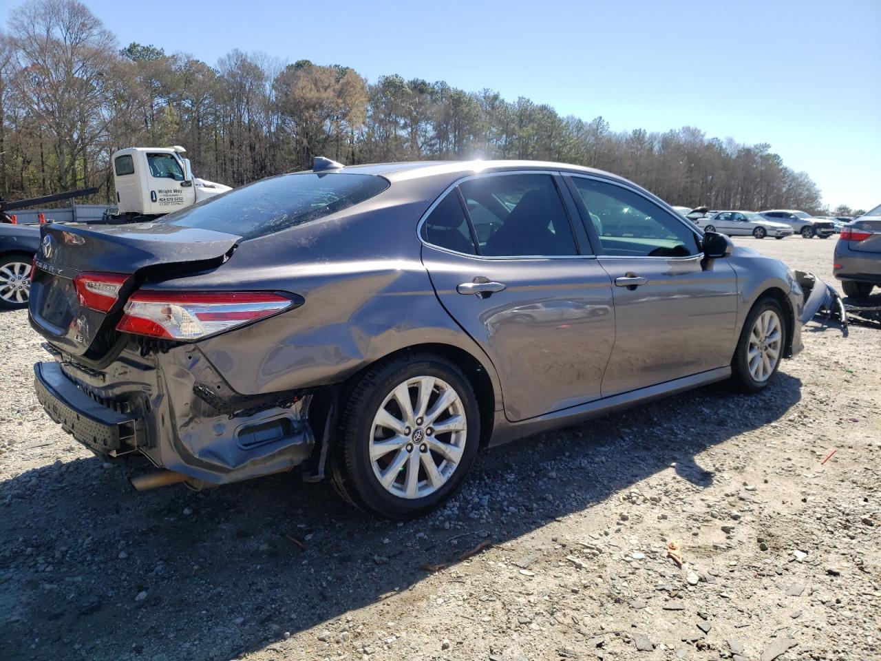 2020 TOYOTA CAMRY LE - Фото 3