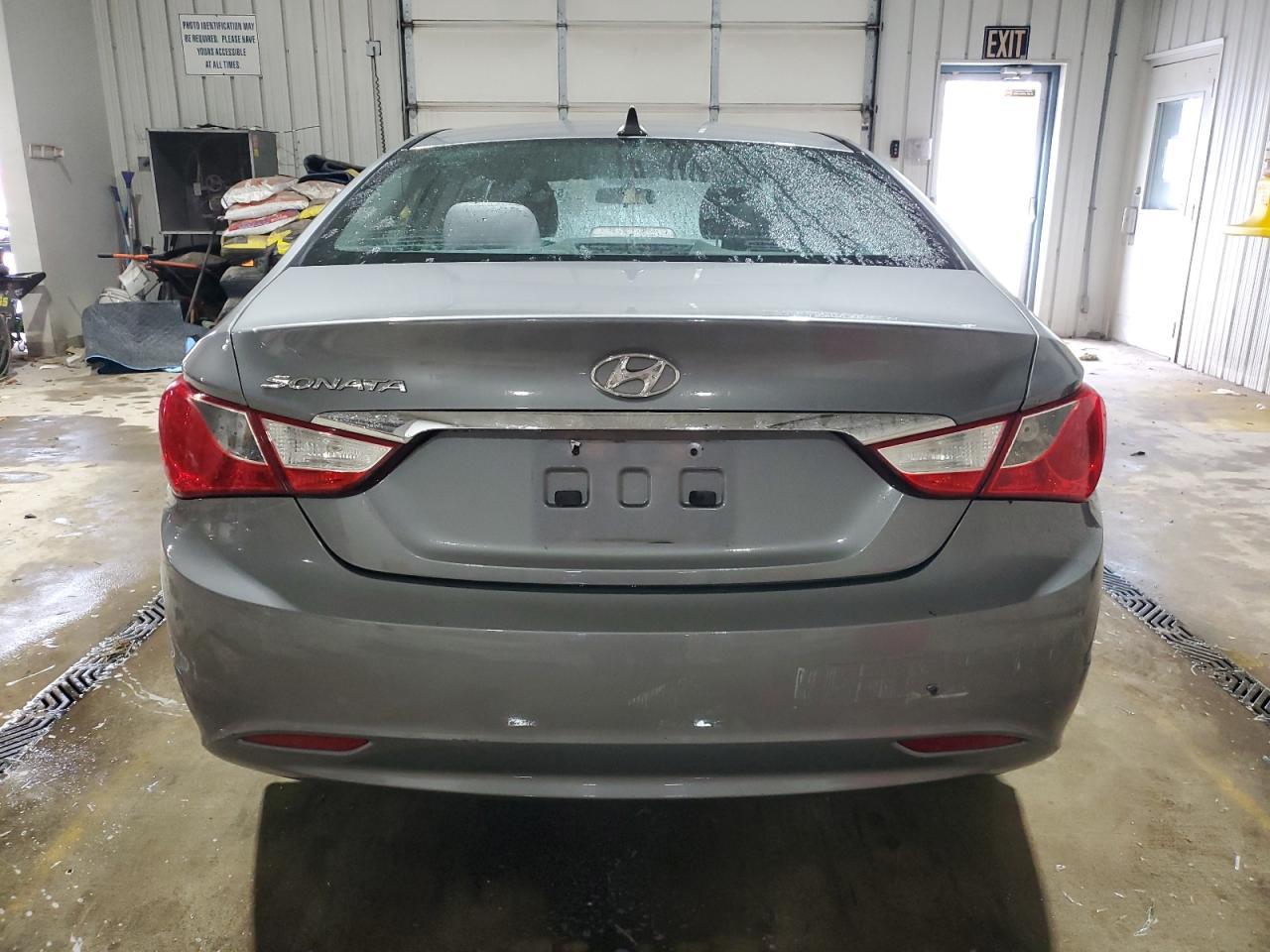 2011 HYUNDAI SONATA GLS - Image 6